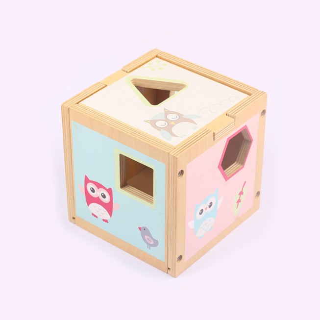 Wooden cube-shaped sorting puzzle toy