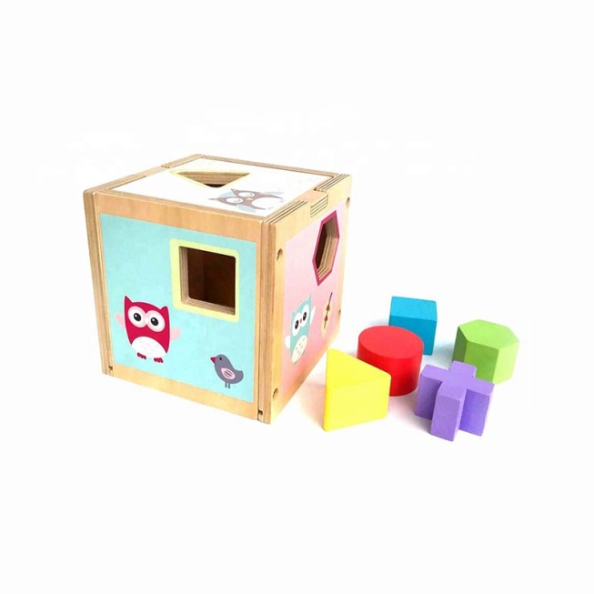 Wooden cube-shaped sorting puzzle toy
