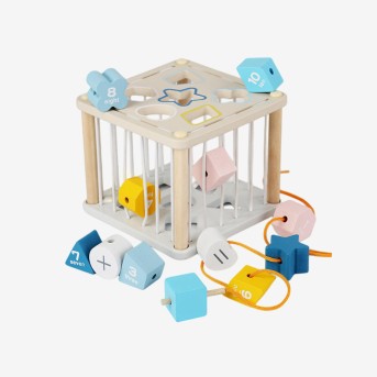 Simple shape sorting educational toy