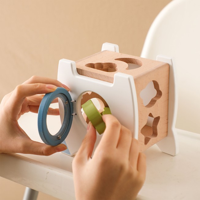 Rocket-shaped multi-functional educational toy