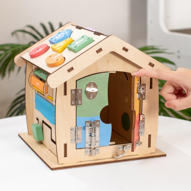 Multifunctional busy house educational toy