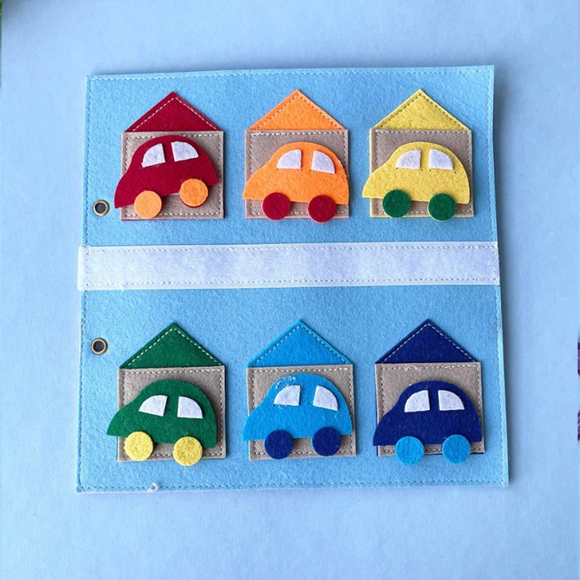 Lightweight educational children's felt activity board