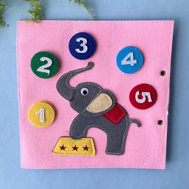 Lightweight educational children's felt activity board