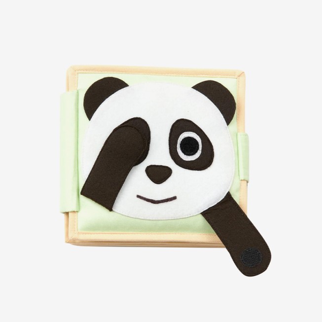 Lightweight and safe children's felt activity board