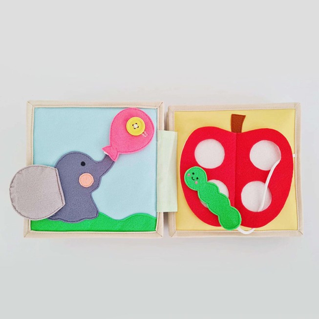 Lightweight and safe children's felt activity board