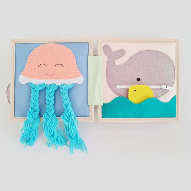 Lightweight and safe children's felt activity board